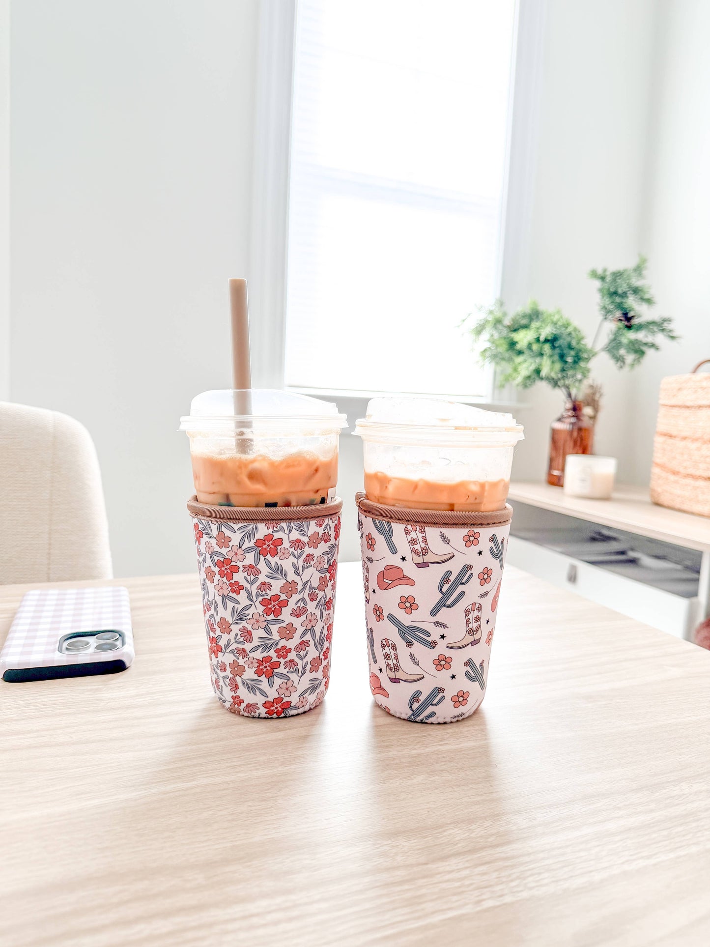 Iced Coffee Drink Sleeve, Beverage Cup Sleeve: #4 black bow