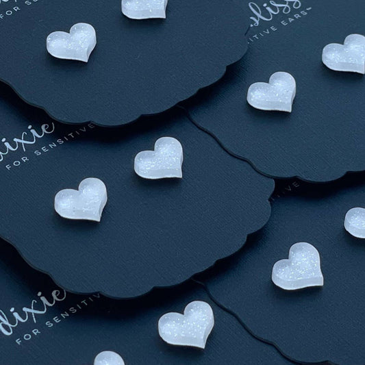 Micro Confetti Hearts in White Shimmer