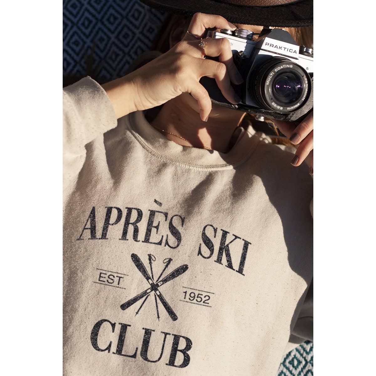 APRES SKI CLUB VINTAGE  GRAPHIC  SWEATSHIRTS