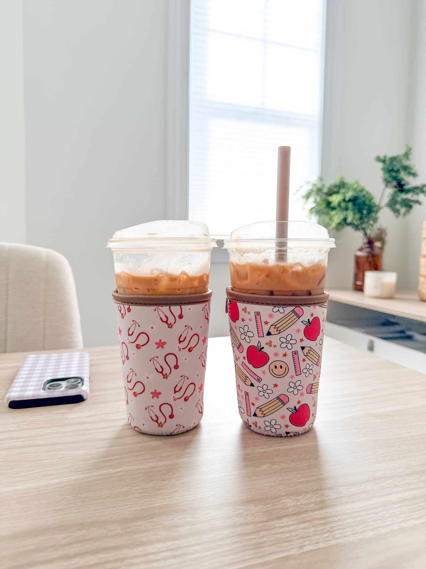Iced Coffee Drink Sleeve, Beverage Cup Sleeve: #4 black bow